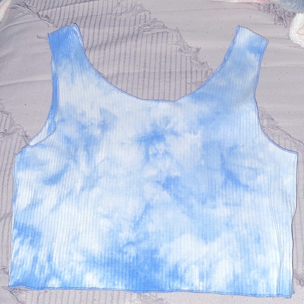 ROMWE blue and white ribbed crop tank top!!